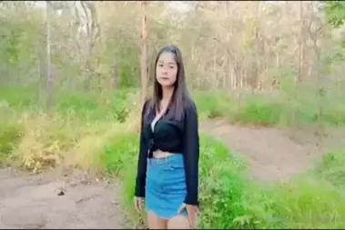 Ajak Pacar Ngewe Ganas di Semak-semak